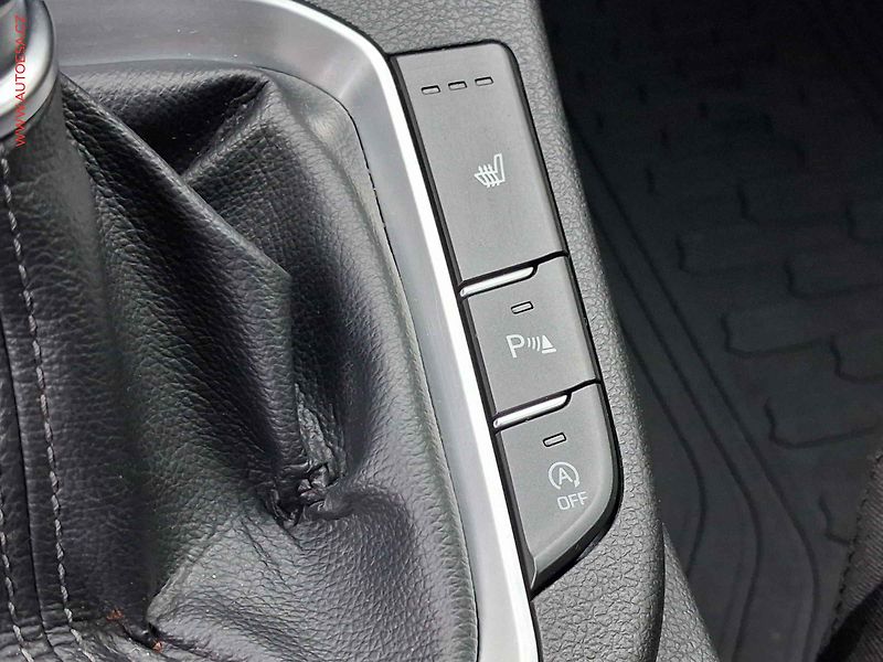 Hyundai i30 (2017) 1.4 T-GDi, 2.maj,ČR, Style - fotka 15 z 21