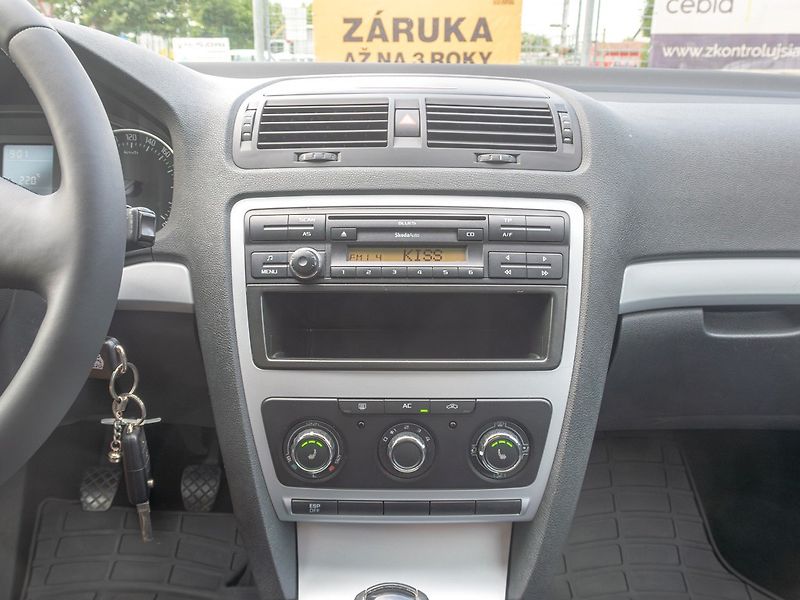 Škoda Octavia (2009) 1.6MPI 75KW – 2x KOLA - fotka 18 z 45