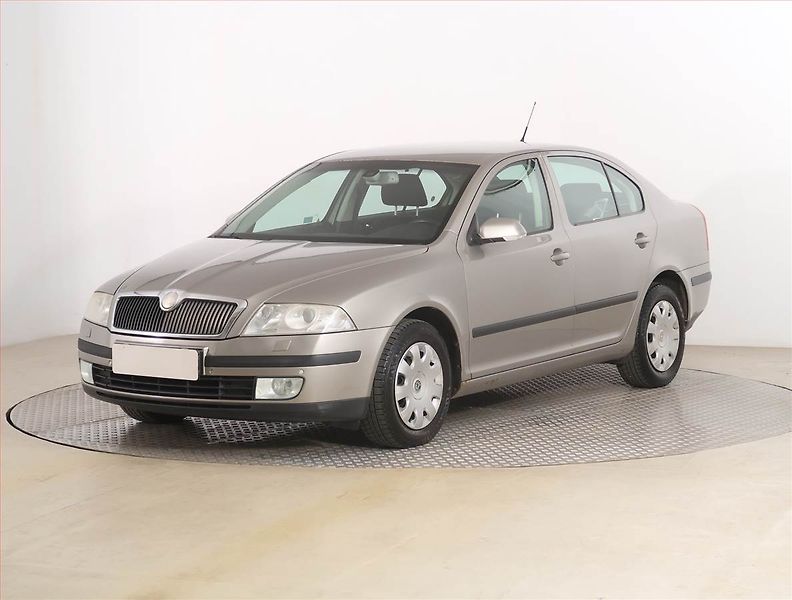 Škoda Octavia (2008) 1.9 TDI, po STK, dobrý stav - fotka 2 z 16