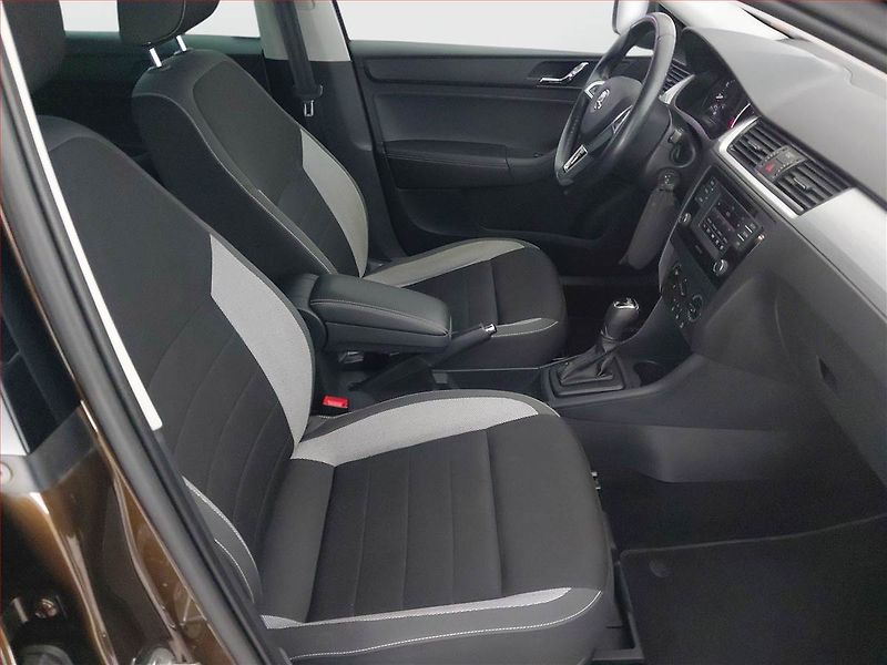 Škoda Rapid (2016) Spaceback 1.2 TSI, Automat - fotka 9 z 16