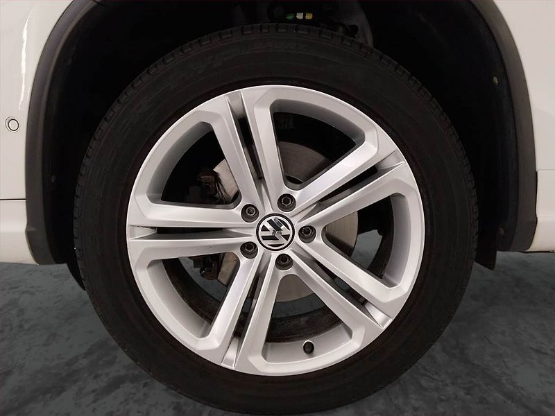 Volkswagen Tiguan (2014) R-Line 2.0 TDI, 4X4, Automat - fotka 15 z 24