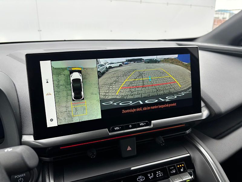 Toyota C-HR 2,0 HEV e-CVT GR Sport - fotka 20 z 29