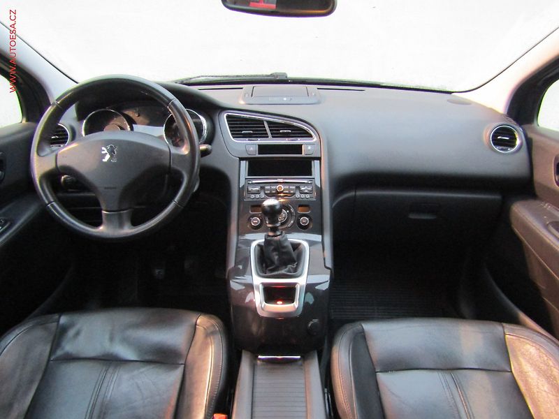 Peugeot 5008 (2011) 1.6HDi, Navi, kůže - fotka 8 z 18