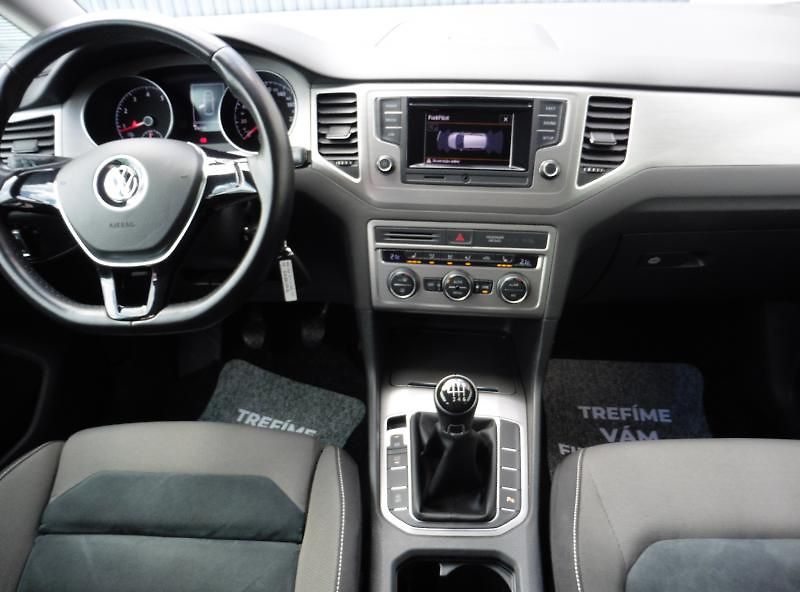 Volkswagen Golf Sportsvan 1,4 TSi Highline - fotka 11 z 17