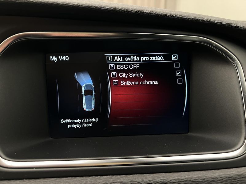 Volvo V40 D2 MOMENTUM - fotka 26 z 34