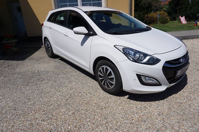 Hyundai i30 (2015) 1,6 1.Majitel  nové v ČR - fotka 3 z 33