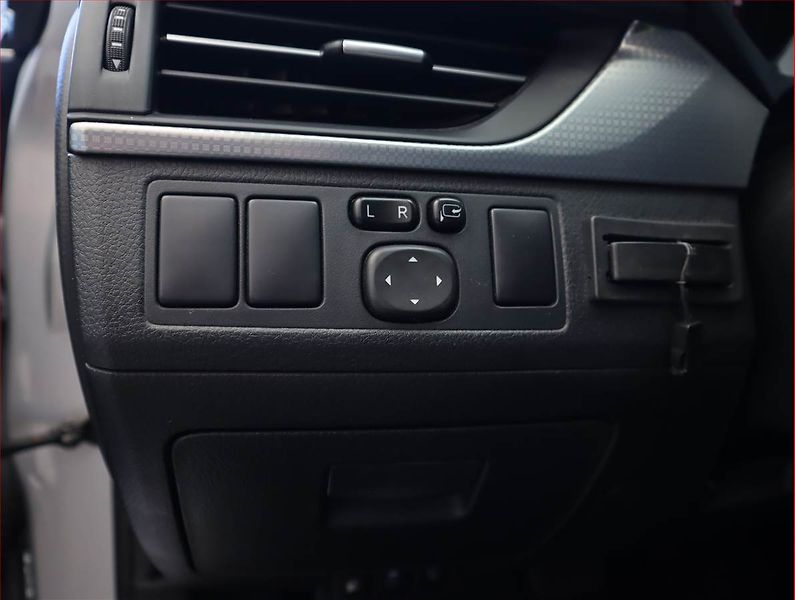 Toyota Avensis (2018) 1.8 Valvematic, Automat - fotka 20 z 20