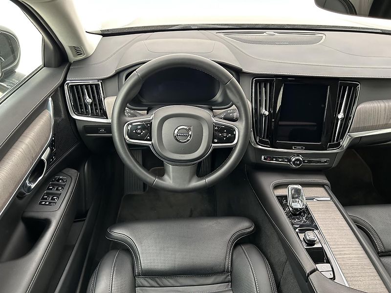 Volvo S90 2.0 B5 4x4 PLUS - fotka 20 z 31