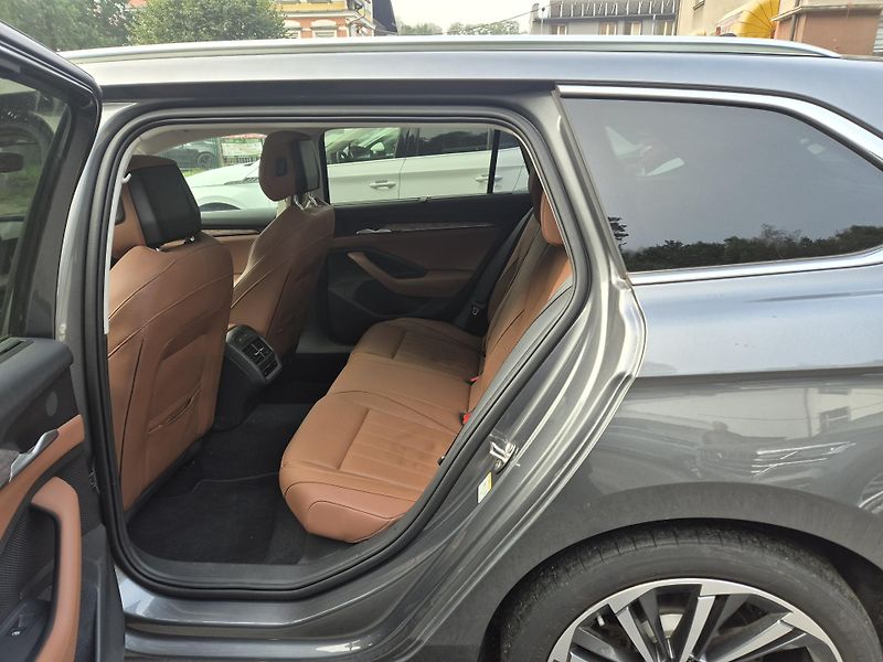 Škoda Superb Combi 1,5TSi iV DSG L&K 99% - fotka 4 z 6