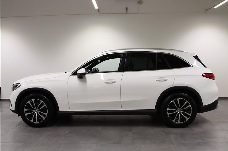 Mercedes-Benz GLC 200 4MATIC Pano - fotka 3 z 20
