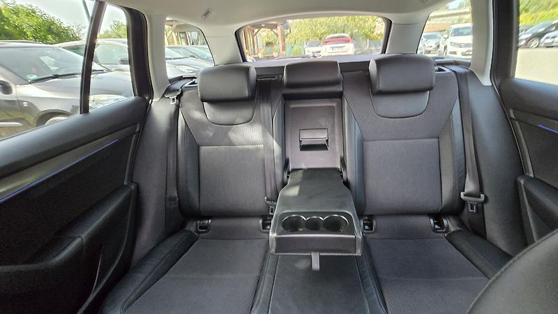 Škoda Octavia 2.0TDI 4x4  STYLE 1MAJITEL - fotka 31 z 43
