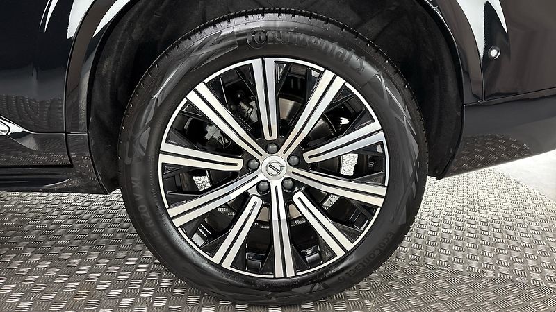 Volvo XC90 2.0 B5 AUT AWD Ultimate Bright - fotka 19 z 36