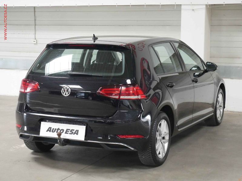 Volkswagen Golf (2019) 1.0 TSi, Comfortline, TZ - fotka 6 z 23