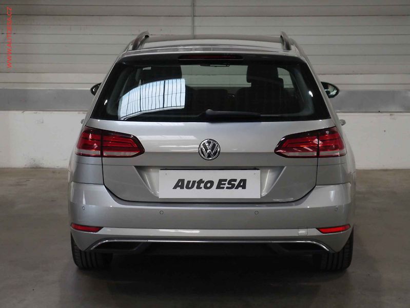 Volkswagen Golf (2018) 1.0 TSi Variant, DSG - fotka 5 z 16