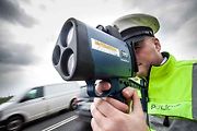 Puškový radar na měření rychlosti v Královéhradec­kém kraji.