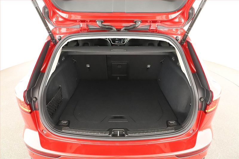 Volvo V60 (2024) B4 - fotka 16 z 17