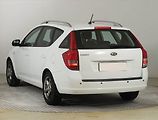 Kia Ceed (2010) 1.4 CVVT, nová STK - náhled 3