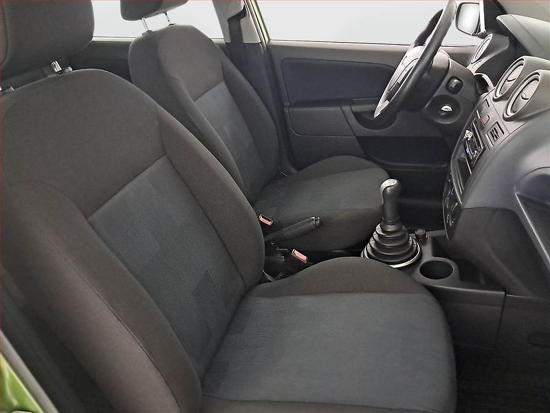Ford Fiesta (2006) 1.3 i, nová STK, levný provoz - fotka 9 z 16