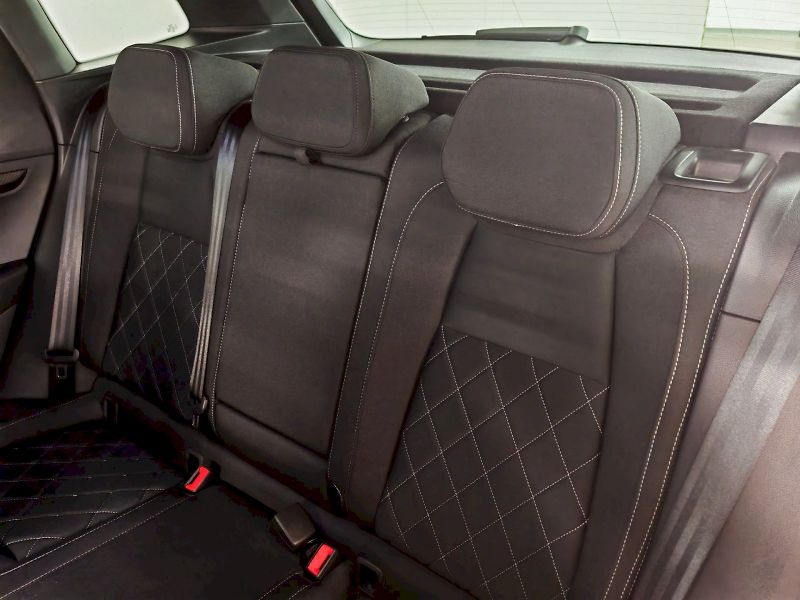 Škoda Karoq (2025) 2.0 TSI 140 kW DSG 4x4 Sportli - fotka 25 z 32