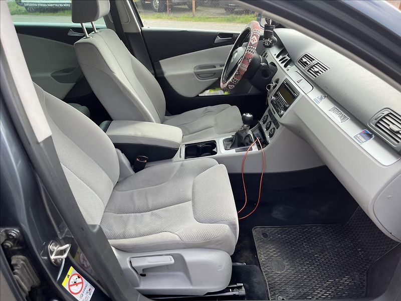 Volkswagen Passat 1,9 TDi KLIMA ROZVODY - fotka 11 z 32