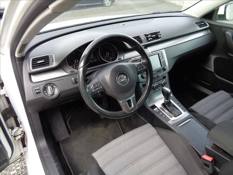 Volkswagen Passat 2,0 - fotka 10 z 17