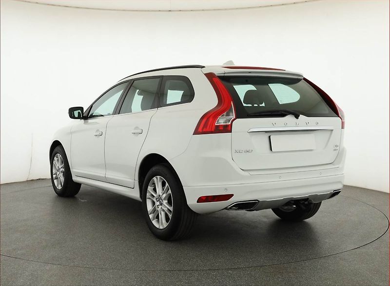 Volvo XC60 (2015) D5, 4X4, Automat, Serv.kniha - fotka 4 z 20