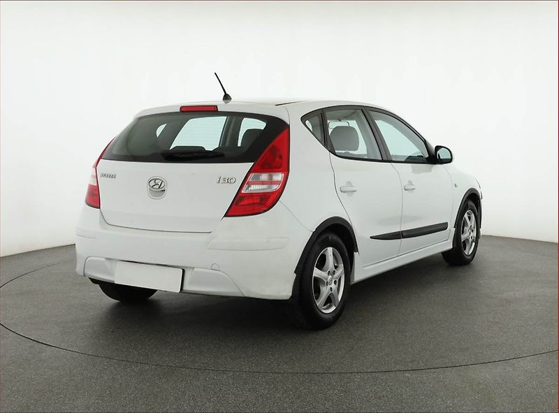 Hyundai i30 (2010) 1.6 CVVT, Automat, nová STK - fotka 5 z 17