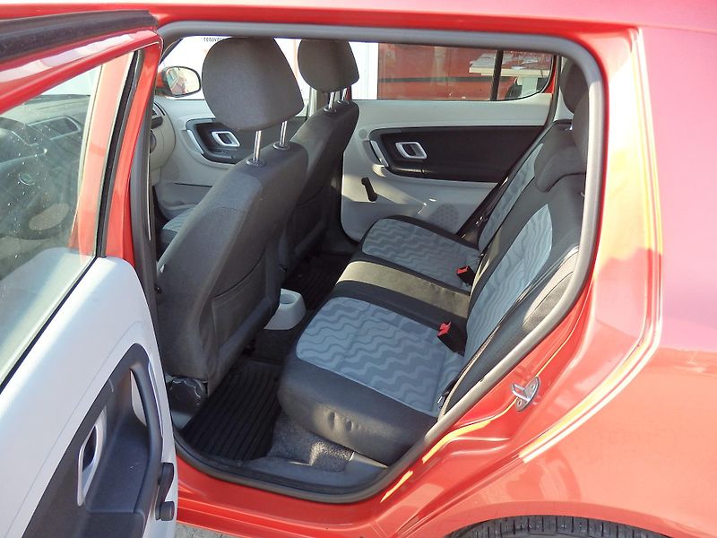 Škoda Fabia 1.2 HTP 51 kW KLIMATIZACE - fotka 7 z 15