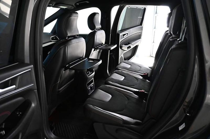 Ford S-MAX (2022) 2.0 ST-LINE 140 KW LED SONY AC - fotka 9 z 39
