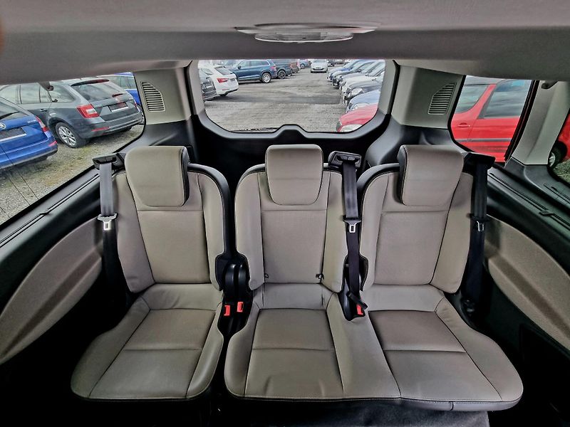 Ford Tourneo Custom (2017) 2,0 TDCi 96kW L2 Titanium,8.mí - fotka 17 z 23
