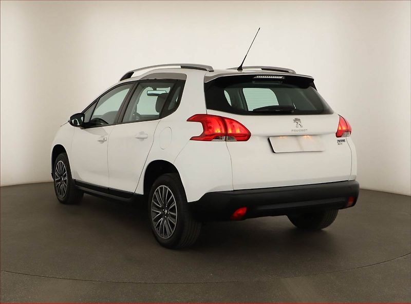 Peugeot 2008 (2015) 1.2 PureTech, Tempomat - fotka 4 z 12