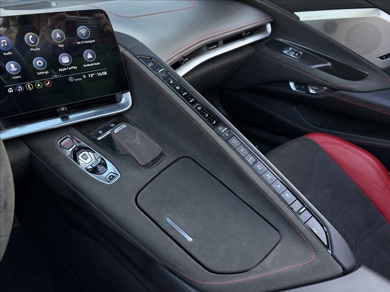 Chevrolet Corvette C8 Cabriolet stingray - fotka 19 z 27