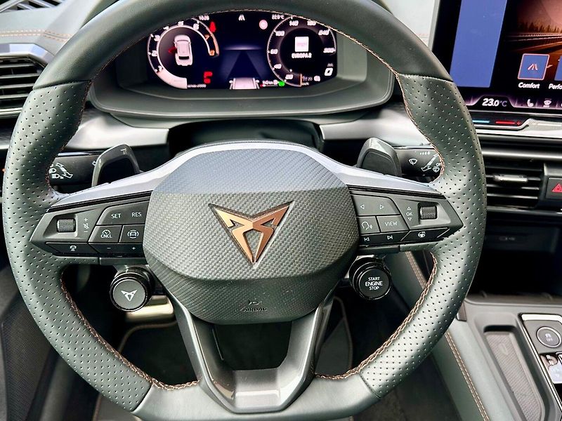 Cupra Leon (2025) VZ 2.0TSI 245kW EXTREME - fotka 18 z 38