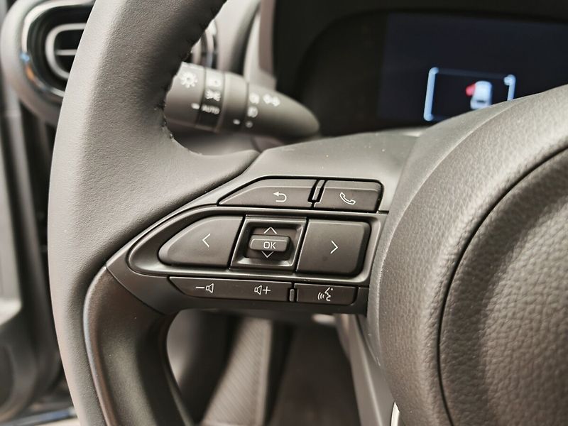 Toyota Yaris Cross 1.5 Hybrid eCVT Comfort 4x2 - fotka 14 z 33