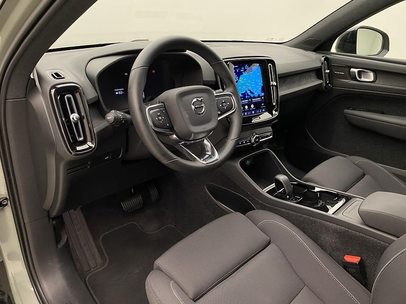 Volvo XC40 PURE ELECTRIC RECHARGE TWIN - fotka 4 z 58