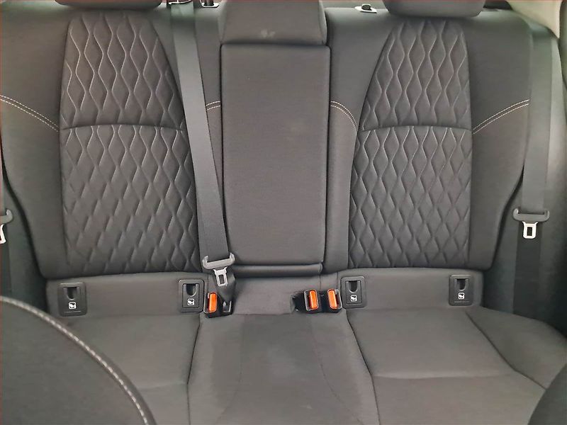 Toyota Corolla (2023) 1.5 VVT-i - fotka 10 z 21