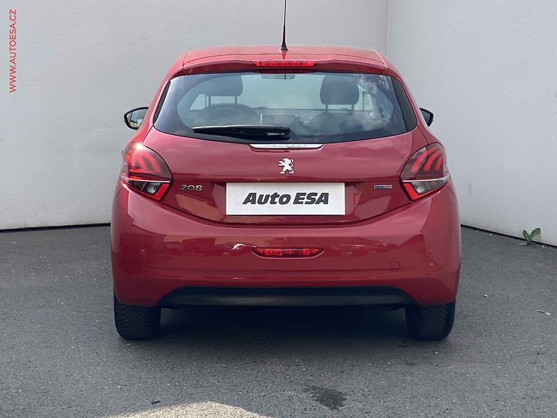 Peugeot 208 (2016) 1.2PT, 1.maj,ČR, servis - fotka 5 z 14