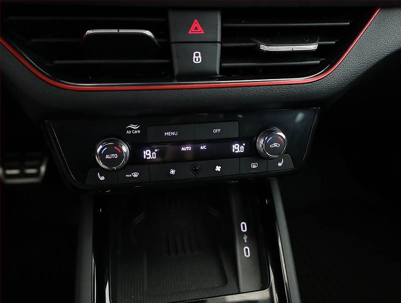 Škoda Kamiq (2024) Drive 1.0 TSI - fotka 10 z 18