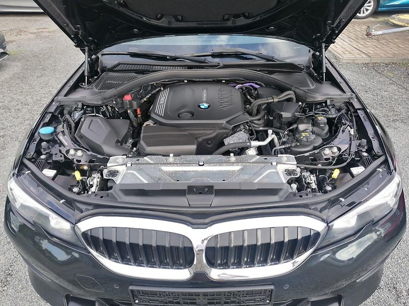 BMW Řada 3 (2020) 2.0 318D A/T Kůže - fotka 43 z 44