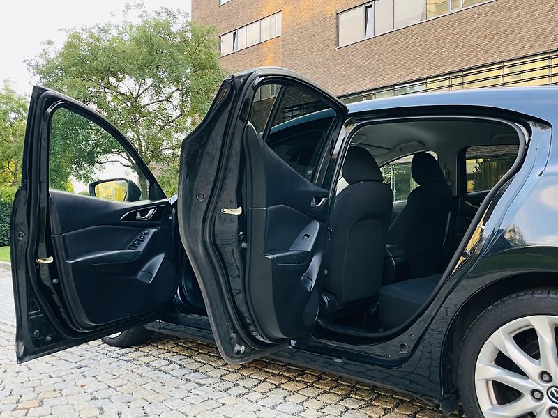 Mazda 3 2.0i MANUÁL VÝHŘEV SENZORY LED - fotka 20 z 40