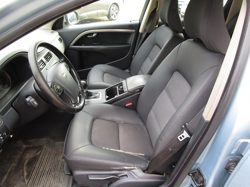 Volvo V70 2,4D-136KW - fotka 8 z 13