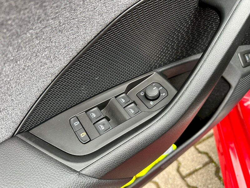 Škoda Octavia (2024) 1.5 TSI 110kW MHEV Top Selecti - fotka 8 z 23