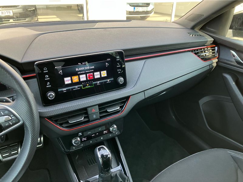 Škoda Scala 1.0TSi 85kW MONTE CARLO DSG - fotka 15 z 30