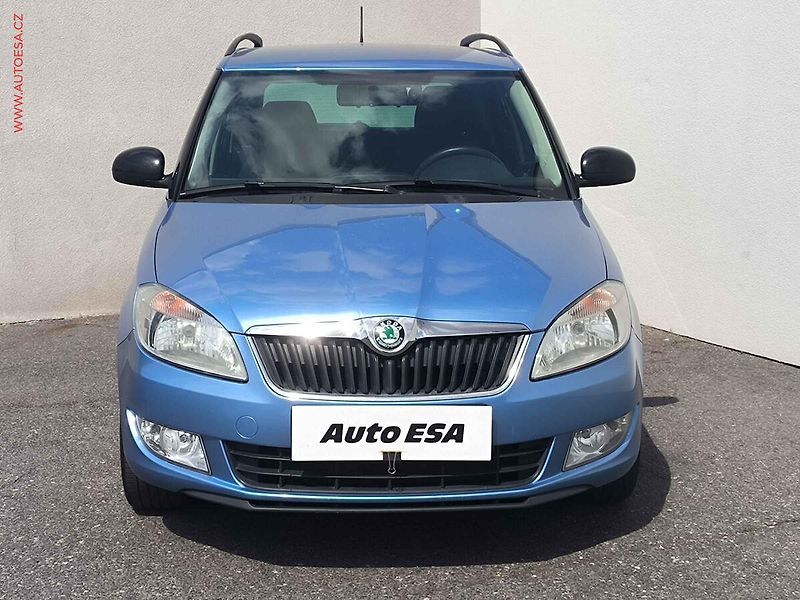 Škoda Fabia (2013) 1.2 TSi, 2.maj,ČR, AC, kamera - fotka 2 z 16
