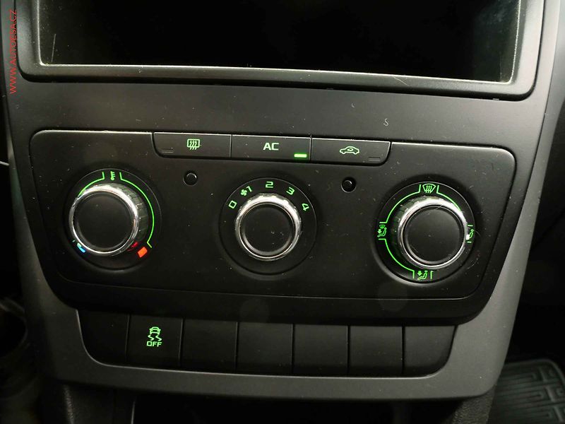 Škoda Yeti (2012) 1.2TSi, ČR, AC, tažné - fotka 16 z 19
