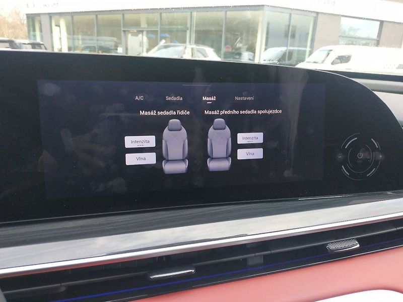 Omoda 9 Premium 1.5 SHS, AWD AT, SKLAD - fotka 21 z 38