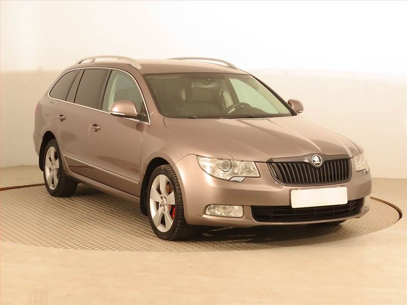 Škoda Superb (2010) 2.0 TDI, 4X4, Navi, Xenony - fotografie inzerátu