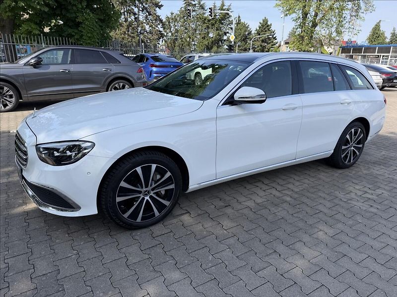 Mercedes-Benz Třídy E 300de 4Matic - fotka 8 z 34