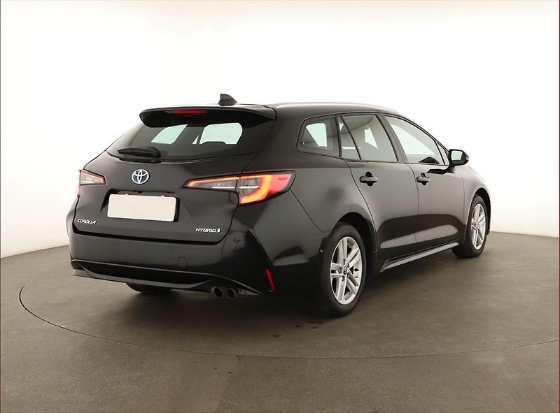 Toyota Corolla (2022) 2.0 Hybrid - fotka 5 z 18