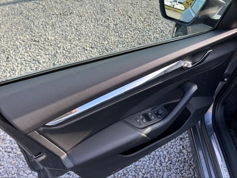 Škoda Octavia 1,5 TSI 110 Style - fotka 11 z 11